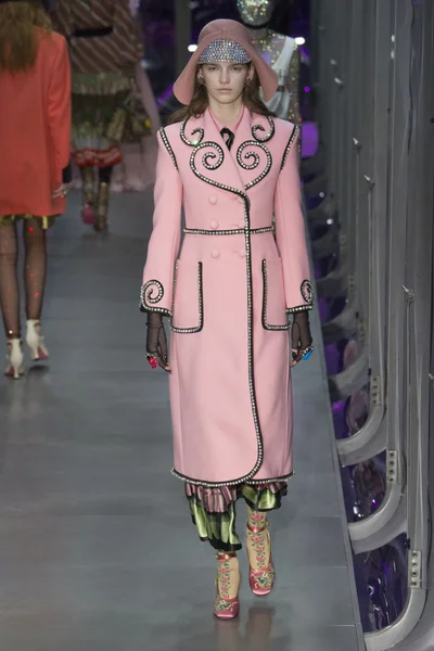 Look 84